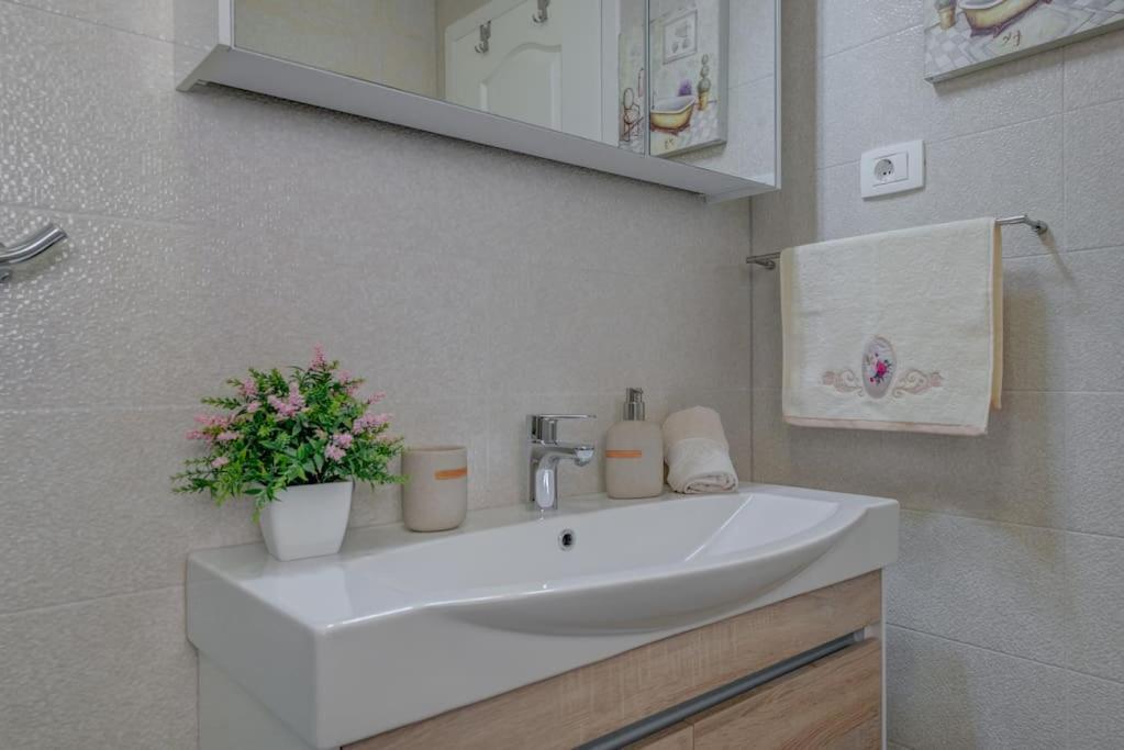 Diva 1,Stylish Old Town Studio Apartment Near Beach Split Zewnętrze zdjęcie